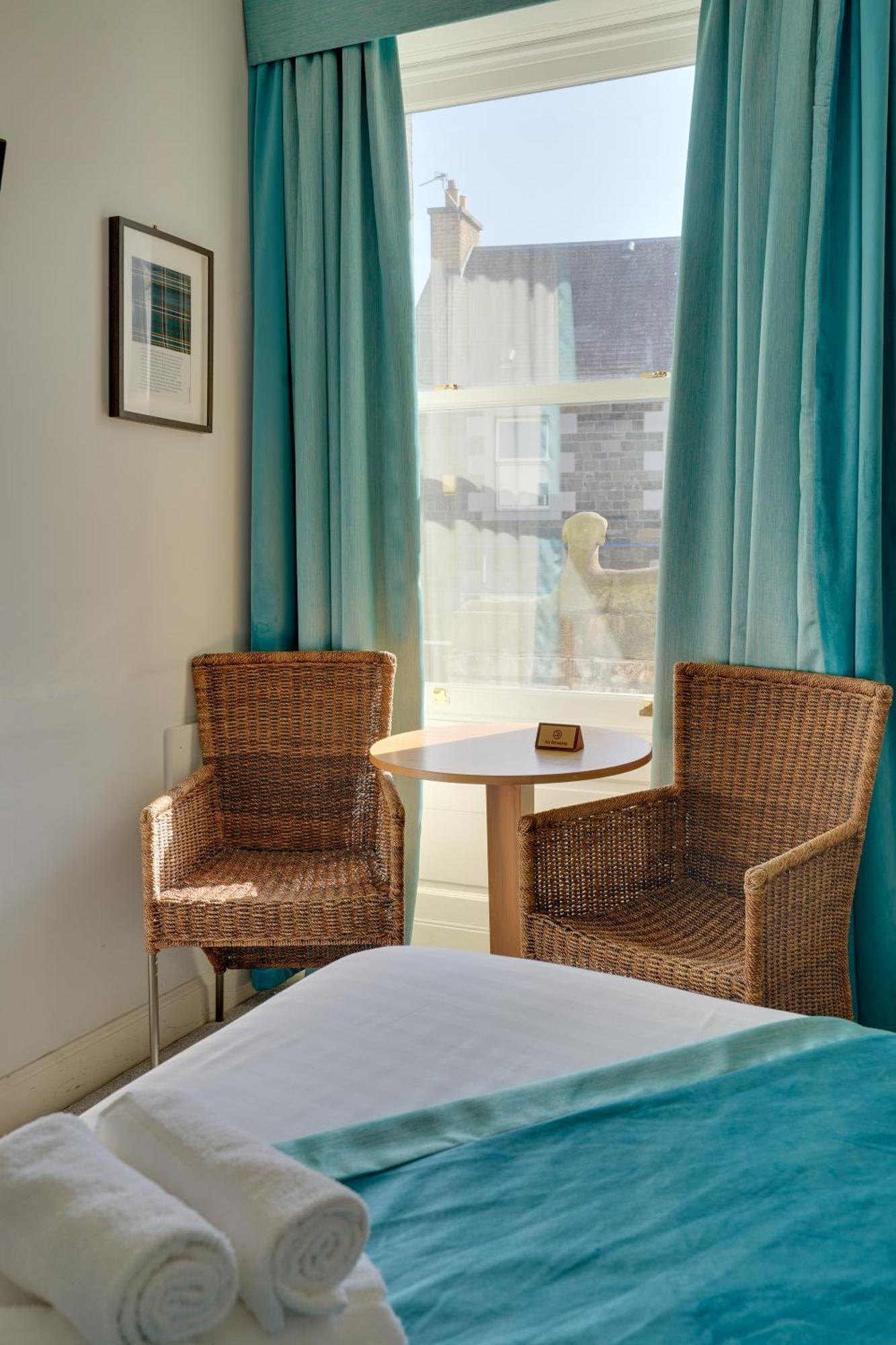 The County Hotel - Self Check-In, Ultra Fast Wi-Fi, Free Parking, Central Location Selkirk Exterior photo